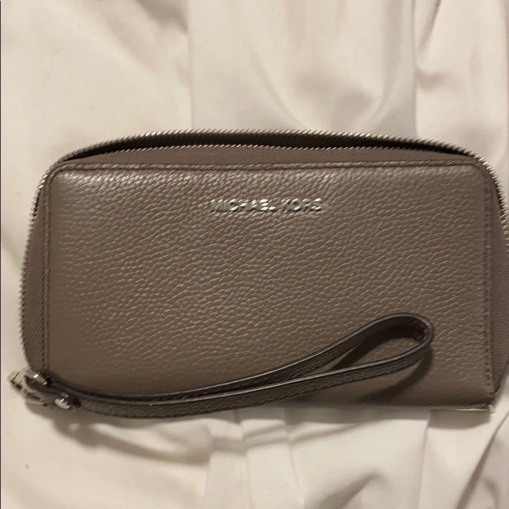 Michael Kors wristlet